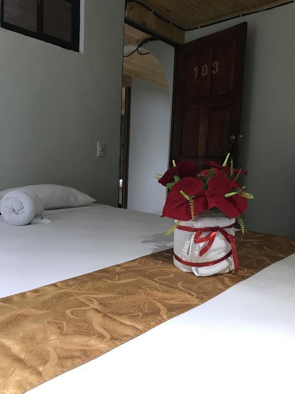 Manuel Antonio Hostel Resort Dış mekan fotoğraf