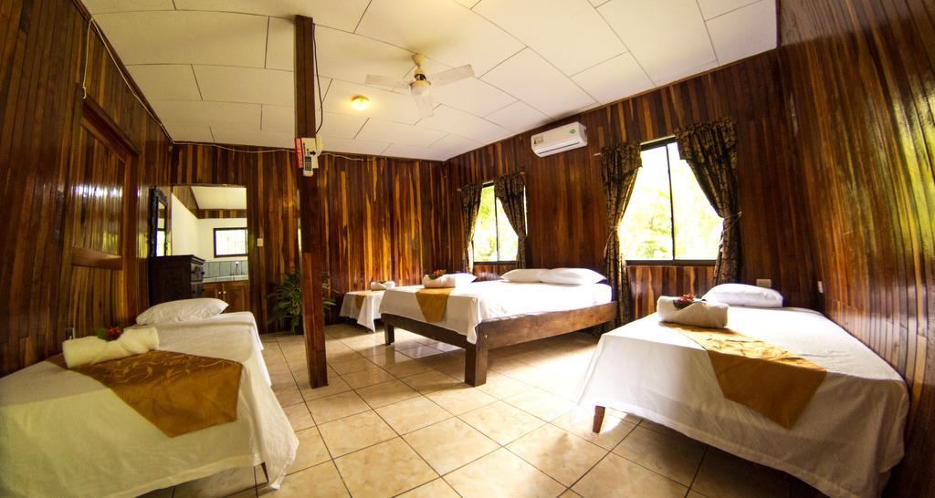 Manuel Antonio Hostel Resort Dış mekan fotoğraf