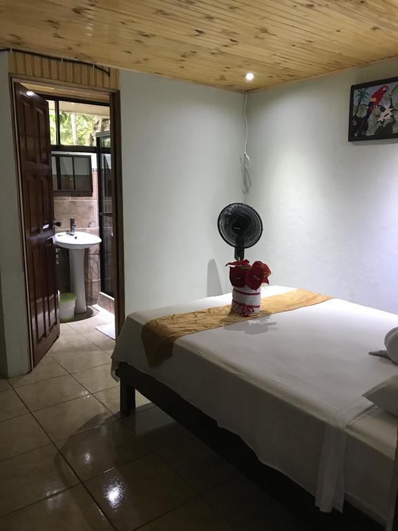 Manuel Antonio Hostel Resort Dış mekan fotoğraf