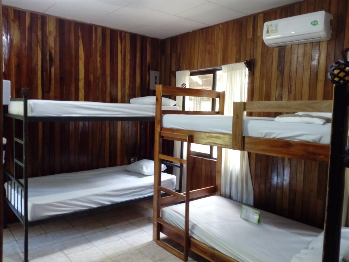 Manuel Antonio Hostel Resort Dış mekan fotoğraf